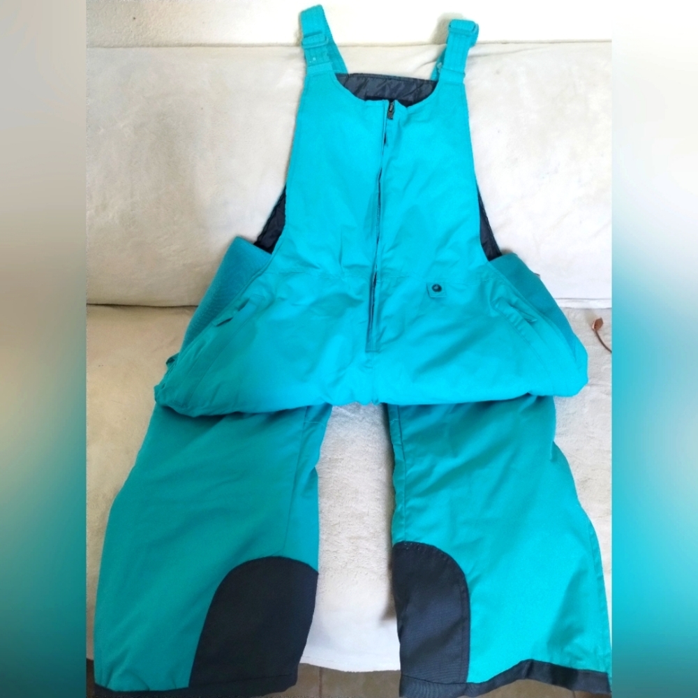Snow bib suit